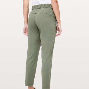 Like New - Lululemon On The Fly Pant - Sage Grey- Size 2